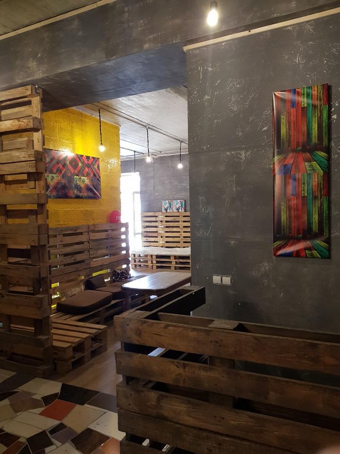 Travel Station Hostel Ivano-Frankivsk Ngoại thất bức ảnh