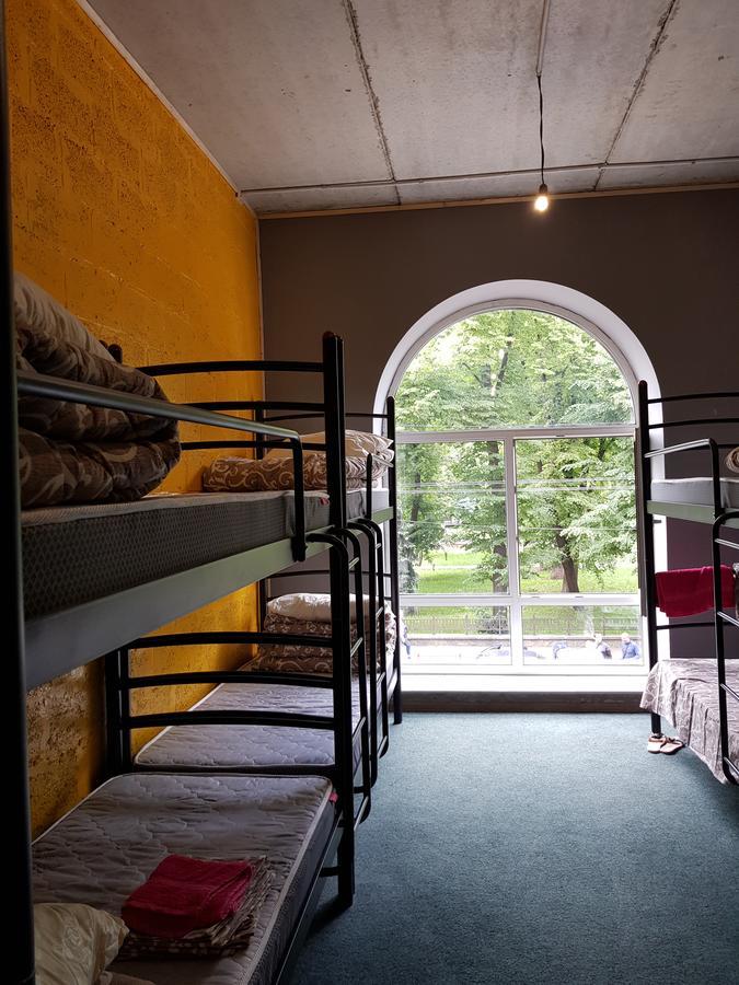Travel Station Hostel Ivano-Frankivsk Ngoại thất bức ảnh